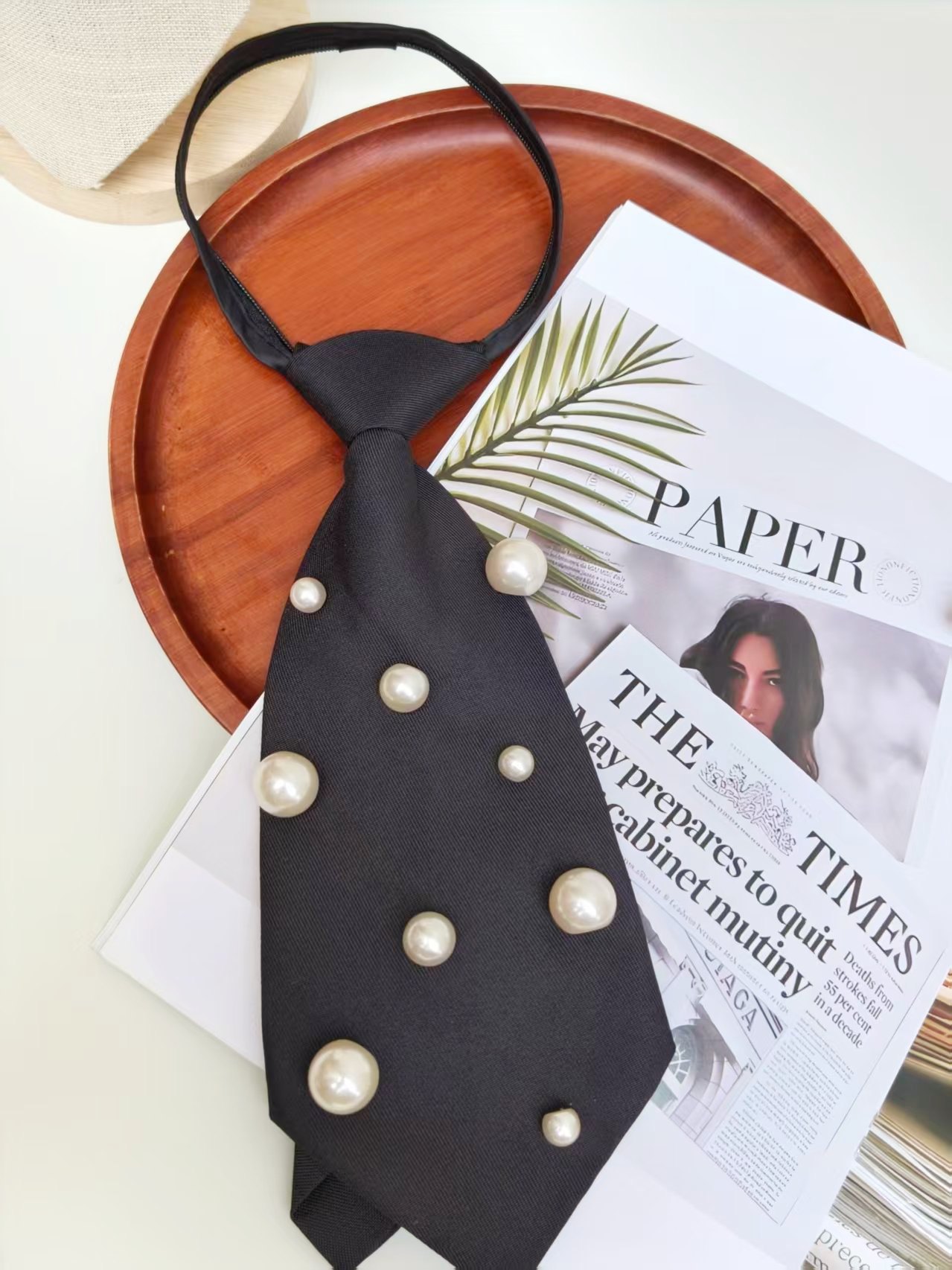 Lighting World Decor - Light Luxury 3D Pearl Tie-Free Necktie,