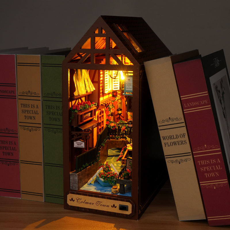 DIY Book Nook Kit Leisurely Ye - Lighting Decor For House 评论和价格