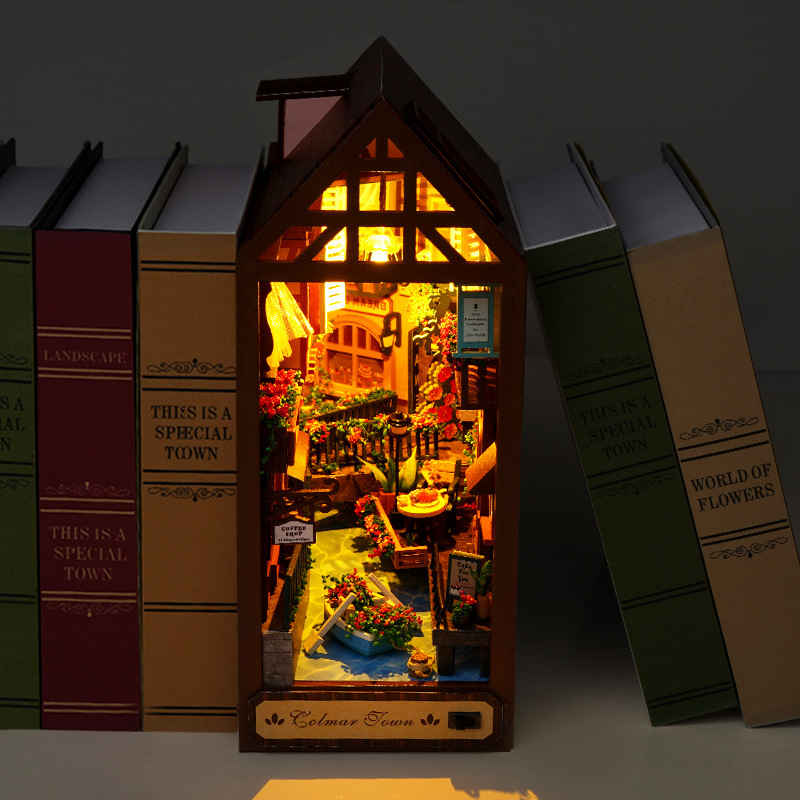DIY Book Nook Kit Leisurely Ye - Lighting Decor For House 评论和价格